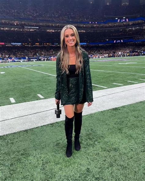 r/hotreporters|Molly McGrath .